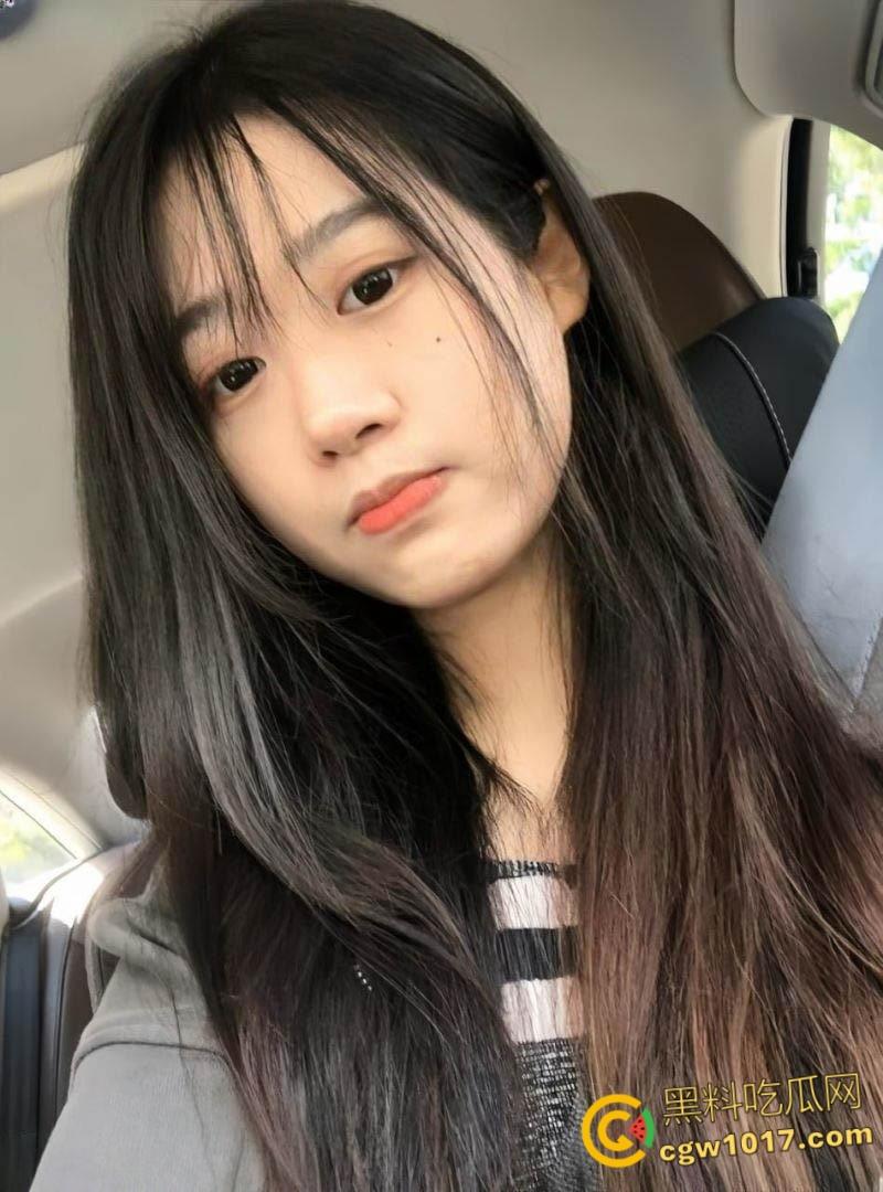 高颜值白虎福利姬【Callu3uuu妹】，可爱萝莉大长腿自慰，JK制服粉嫩小穴，自慰动作连连挑逗，娇喘声动听诱人 ！-1