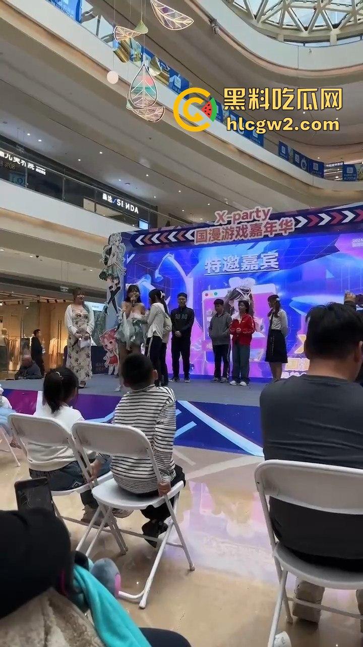 杭州某商场为了流量不择手段！烧鸡表演毒害下一代，家长怒斥要严惩！-1