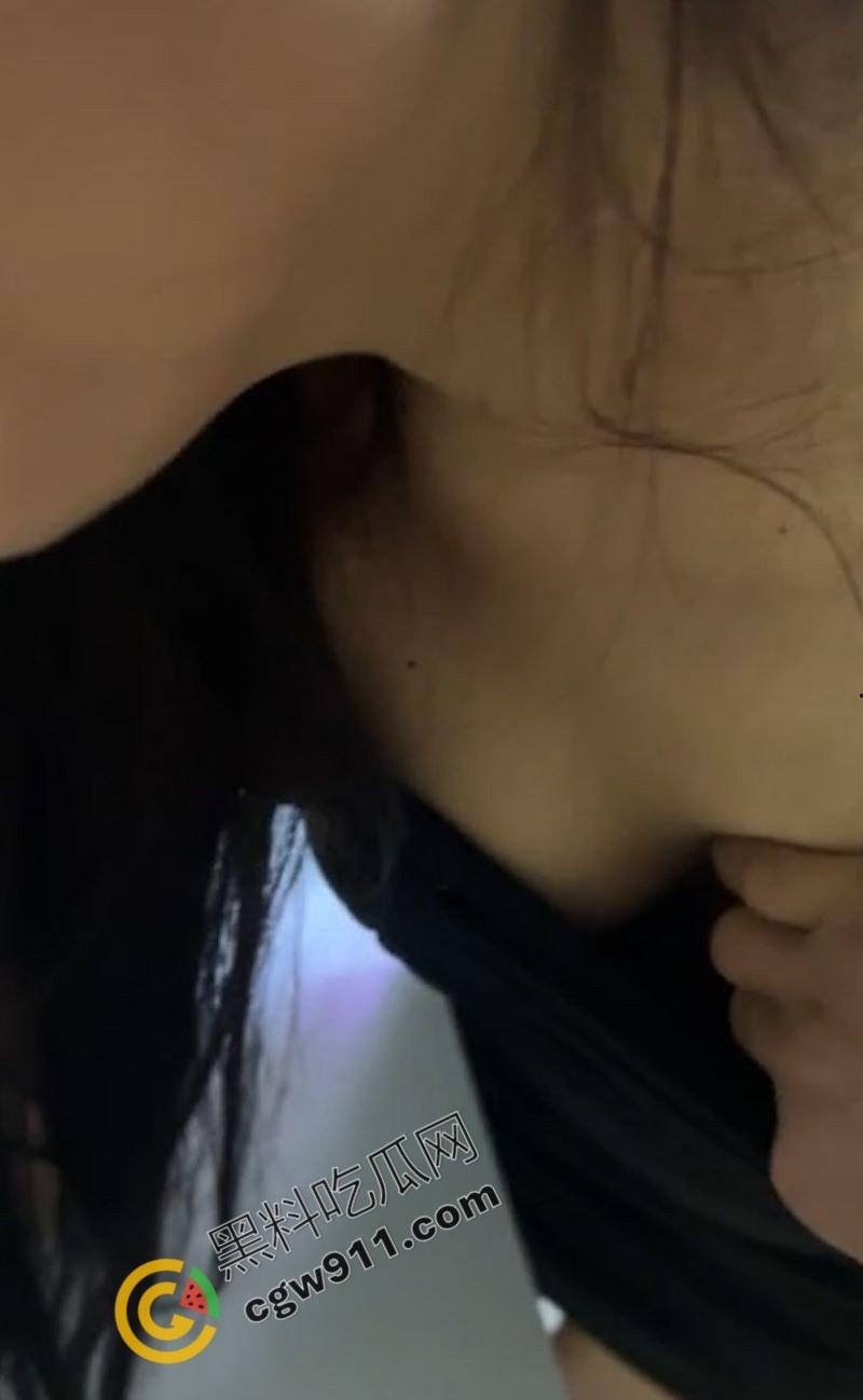 海角大神趁父亲工地加班,猛虐D杯巨乳母亲,肥臀淫水横流,呻吟失控至,爆操骚穴失禁-8