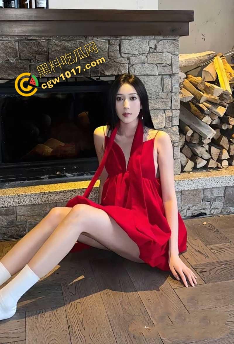 成都长腿御姐【张曦文】私密约炮视频曝光：T台女神化身淫娃荡妇，女上位骑乘金主大屌，淫穴喷张遭全网围观！-3