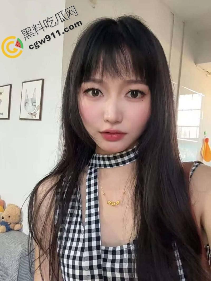 陕西极品学生妹【胡芸】被金被金主调教成淫贱母狗，拍摄激烈不雅视频，窗前后入淫叫不断，尽显淫荡本色-3