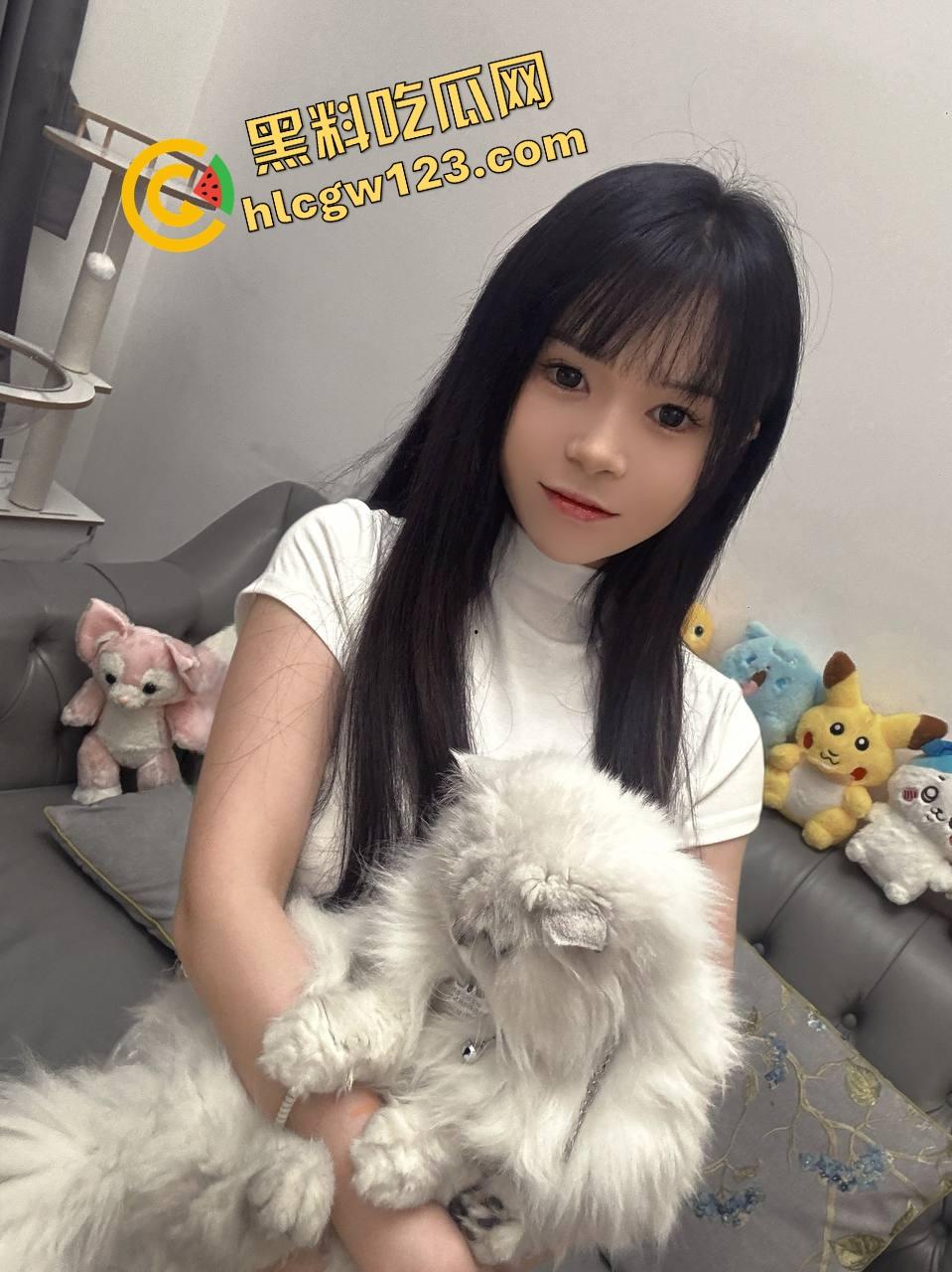 有钱大哥一亮牛子，两大母狗争抢上口，昔日小仙女如今舔得比狗都猛，你悟了吗纯爱战士！-5