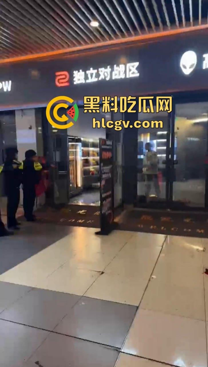 四川郫县00后小伙讨薪变命案！怒捅中介老师后自割脖子，十几刀下去仍然下不去手！-9