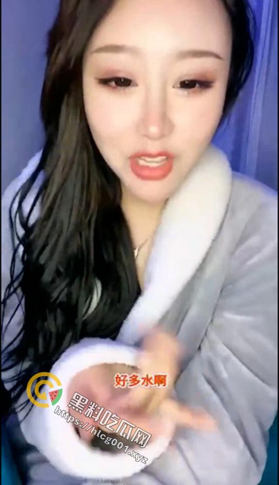 真实实录绿茶婊 在线直播讲诉自己按摩全过程 尺度相当大 听着都硬了 大奶子快包不住了骚妞妞-3