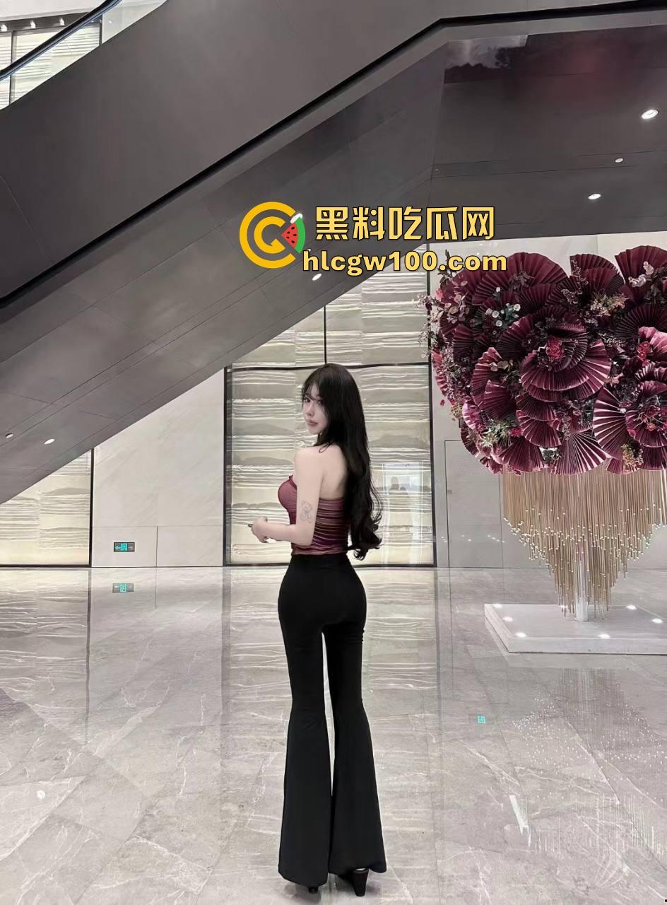 河北精神小伙KTV玩疯，陪酒妹被当狗地下爬跪舔，嘴当B抽插全程卖力口活卖力吸到腿软，洗手间乱交结尾！-1