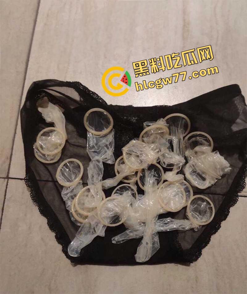 上海艺术设计学院的校花【夏宸玥】实锤拜金狗，富二代酒店蹂躏调教，宿舍自拍插棒成全校精盆公交车！-8