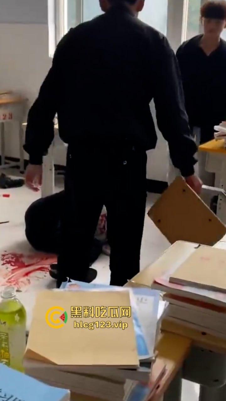 校园阴影!河南鹤壁技师学院暴力血腥打人视频传出 恶魔必须曝光!!!-1
