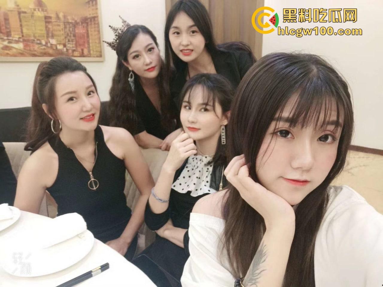 吃瓜！疑似抖音游戏网红【一条小团团OvO】与金主大战视频爆出，娇喘连连打桩机式疯狂  一秒变母狗!-4