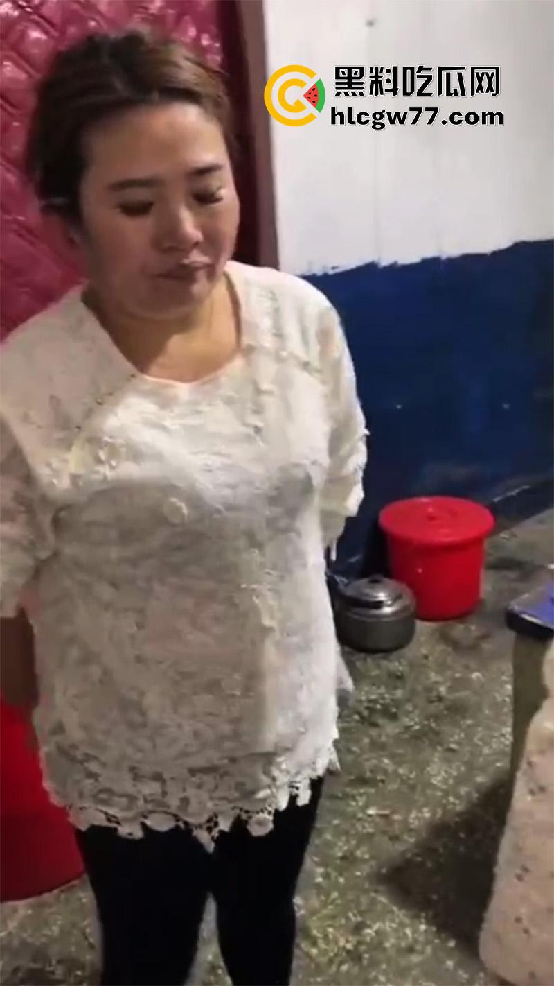 变态大叔包养母女,操够了还居家玩SM,穿针引线穿刺缝嘴,玩的真变态啊!-1