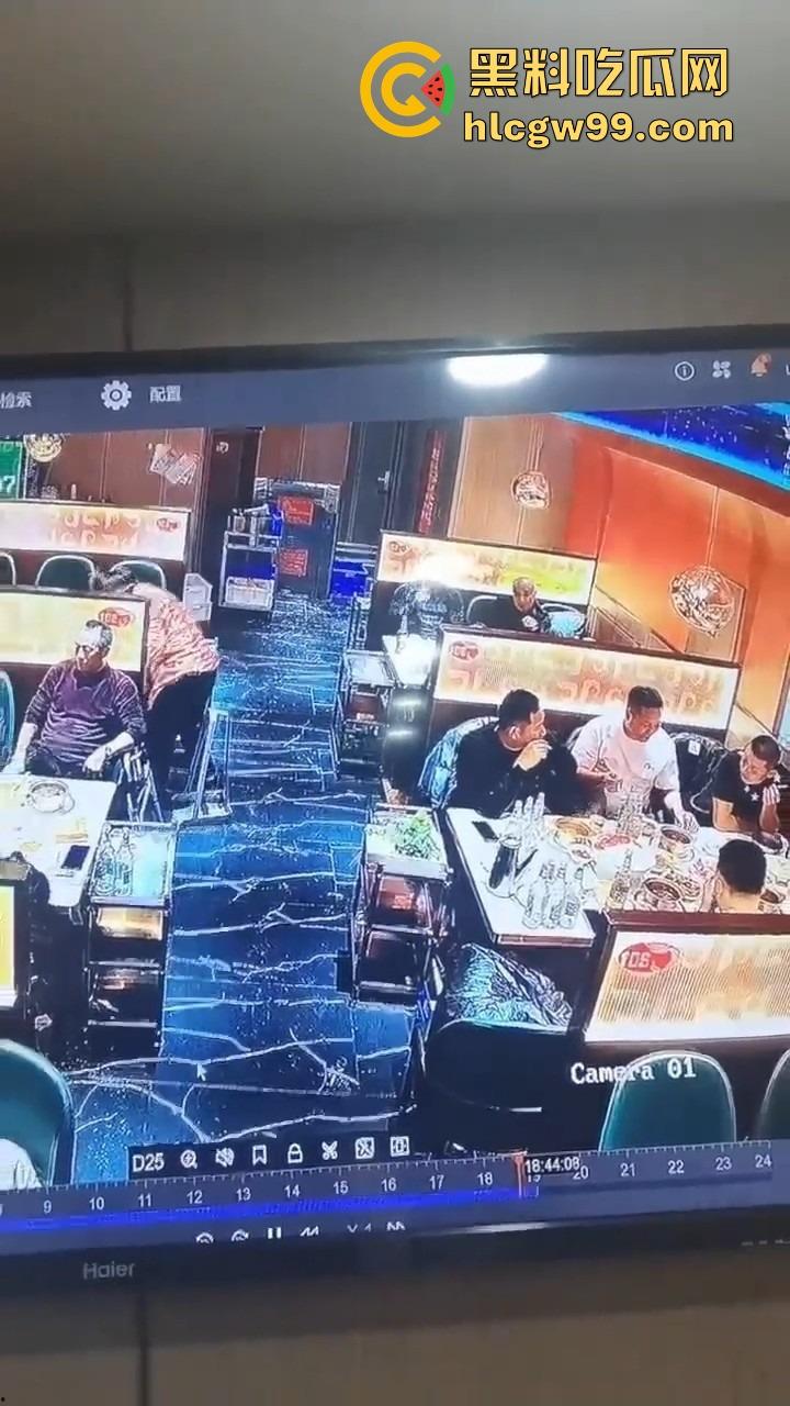 黑龙江密山健晟星期天火锅爆炸性操作，火锅里煮打火机，惊喜套餐还是定时炸弹？过年吃饭吃出爆炸感！-3