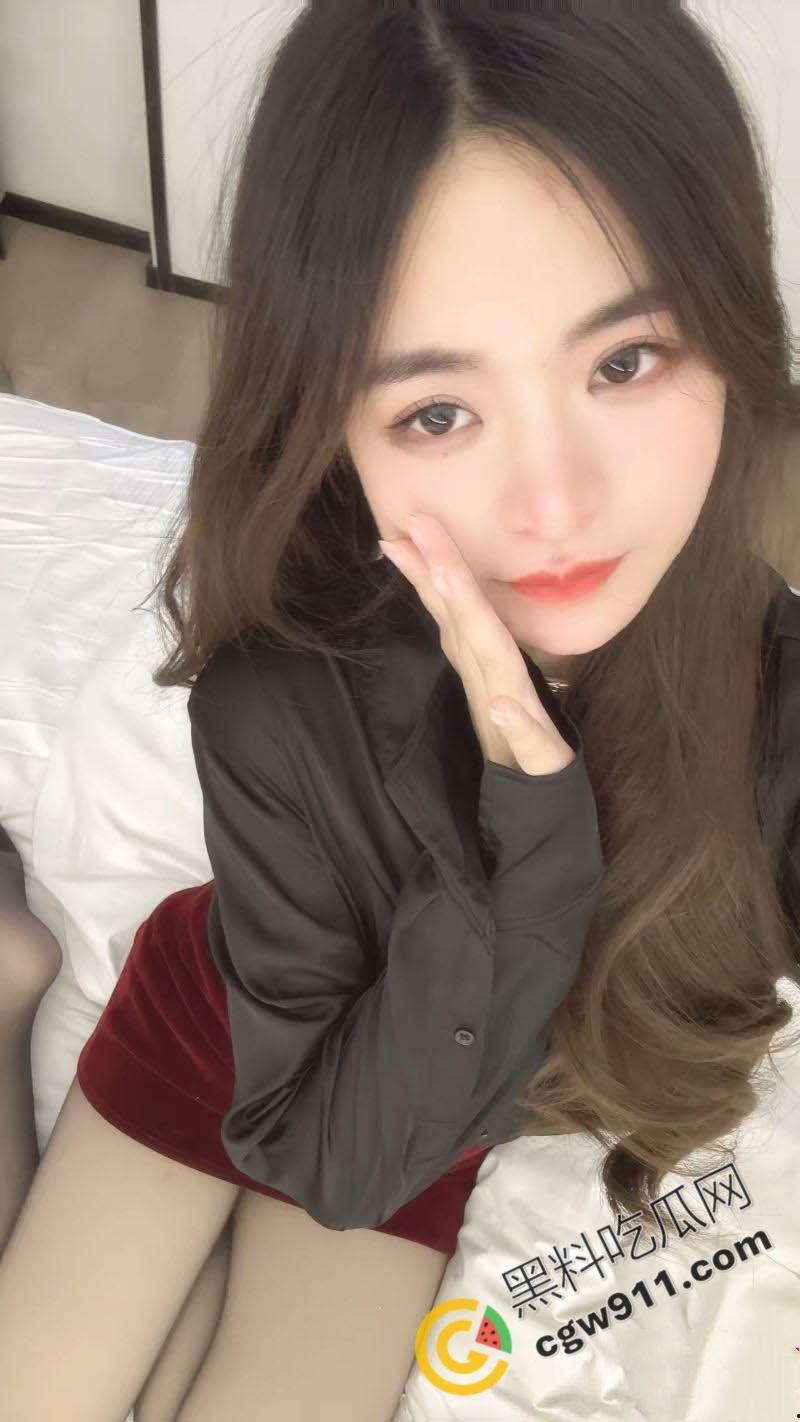 深圳懿德轩76号女技师被瓜友爆操视频流出！腿长细腰翘臀，C杯美，制服诱惑，视觉触感双重冲击-1