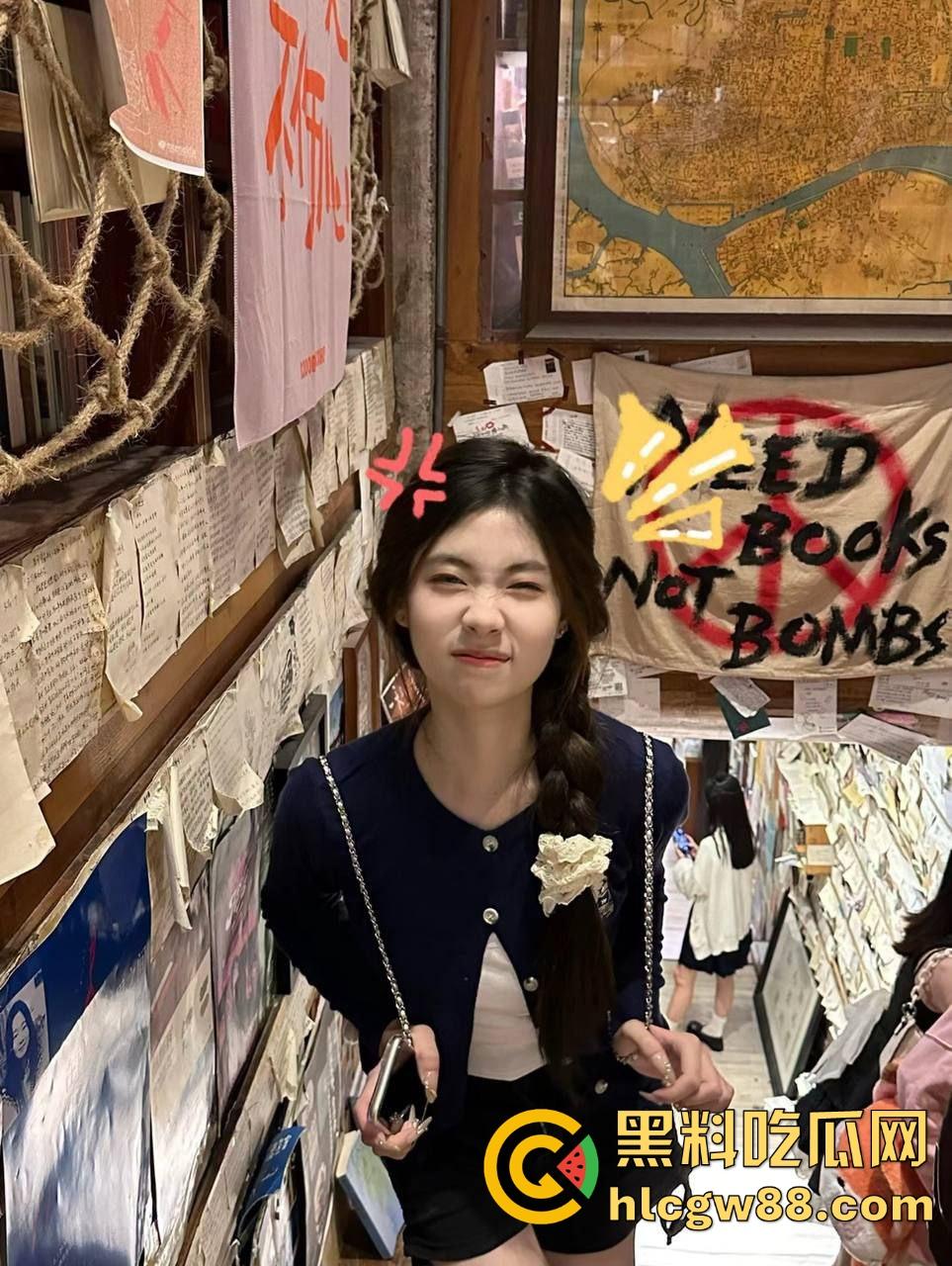 广东【范月】粉嫩骚穴自拍发网友，嘴上喊哥哥手上撸，打着打游戏名义线下开操蜜桃臀口活三连直接射！-8