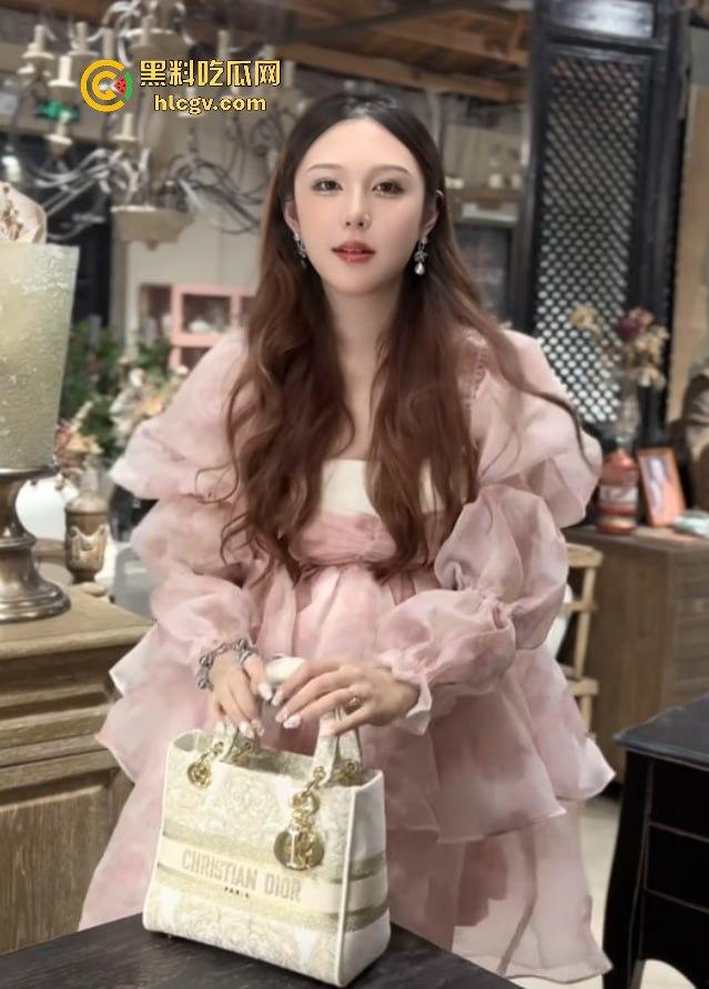 沈阳名媛『赵梓婷』抖音炫富擦边，却被曝遭大哥暴力输出，网传视频满屏肉便器既视感！-10