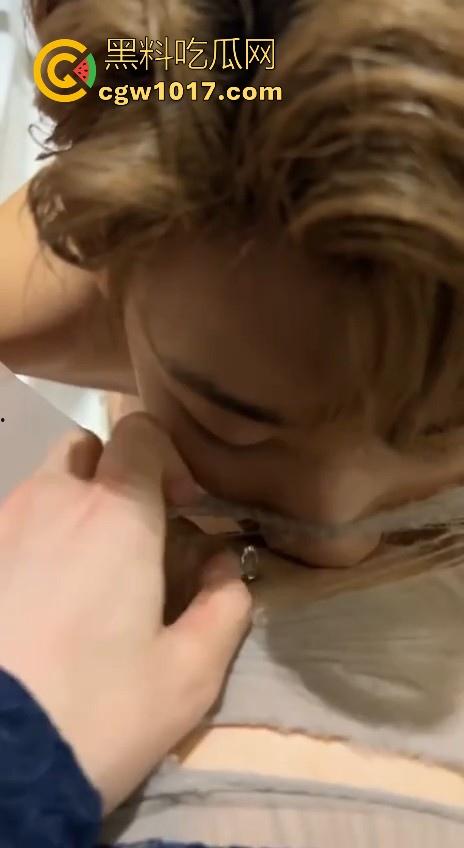 猛男舔逼教学，鸡巴不行，嘴巴来凑！特写细致教学，舌头灵活摆动，练好了相信你的炮友会开心的不得了！-9