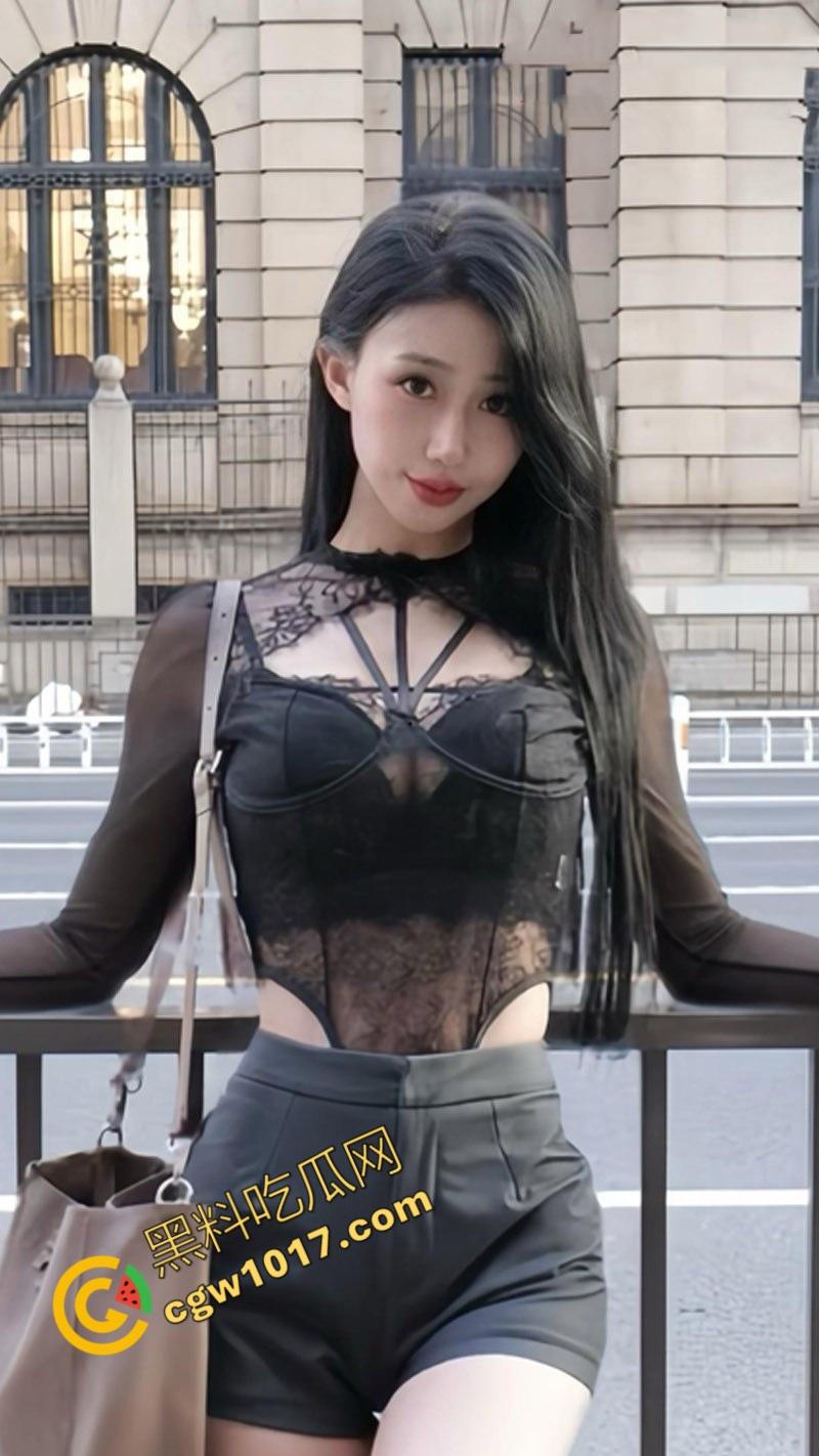 广州大学【张晚晚】不雅视频曝光：雪白肉体摄人心魄，炮友狂野激情，画面火爆，吐舌深喉，湿吻狂干，迷离朦胧，销魂不止！-3