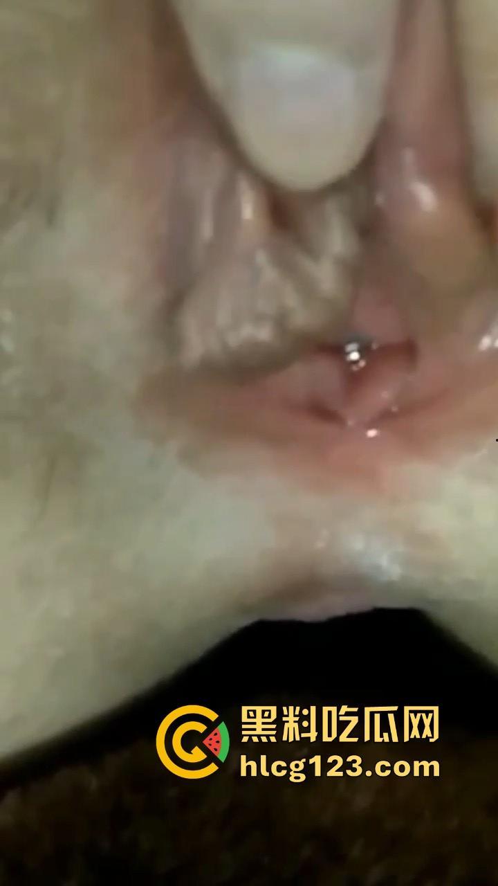 杭州美院JK学妹高子薇被男友疯狂调教，无毛白虎嫩穴对镜抽插自嗨，骚得飞起！-5