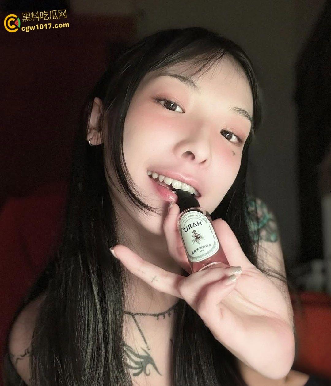 IG高颜值网红【路奈】，与男友自拍做爱露脸口交视频曝光，深喉男友鸡巴娇喘深喉口技一流，这小嘴伺候太爽了！-2