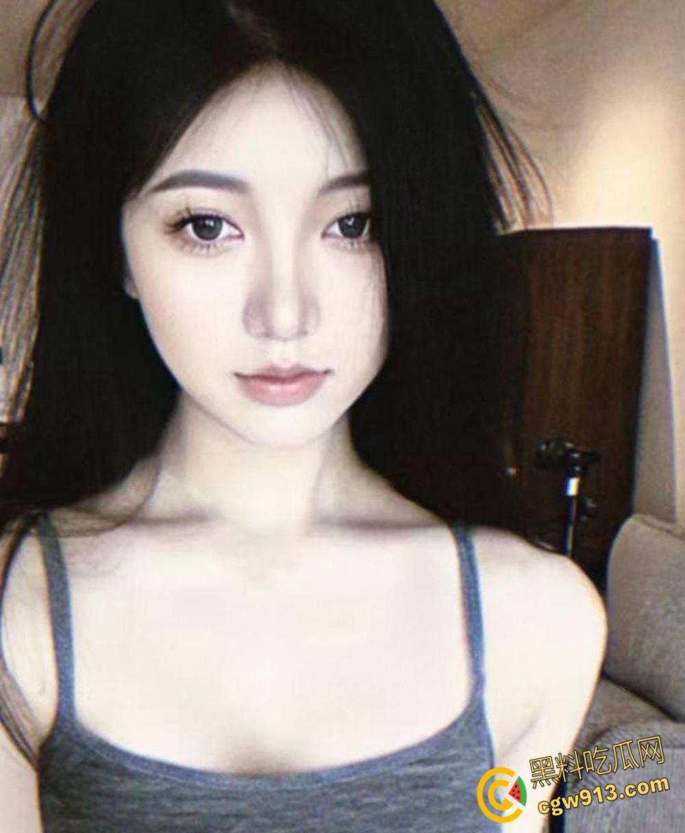 湖南师范学院高冷校花【李欣】,带眼镜舔弄大屌,金主肉屌滑出阴道,娇媚浪叫求继续,终被内射 !-1