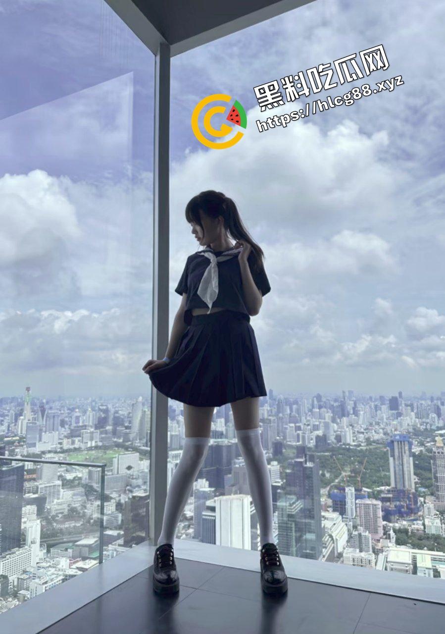 土豪包养北海双马尾舞蹈生【姚佳】酒店怒开1天1夜房各种玩弄，从头到脚扒开衣服淫操享受！-5