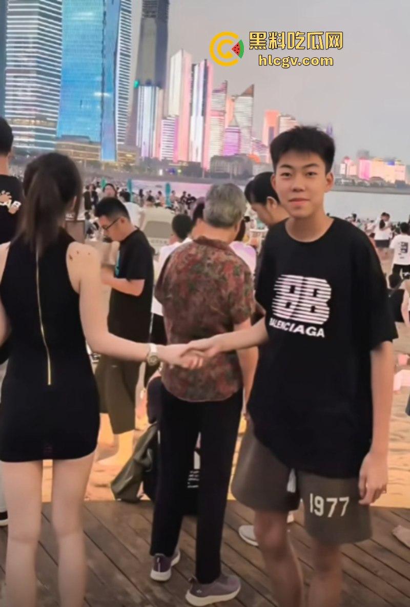 抖音忘川 44W粉丝抖音博主 真名【刘瀚阳】线下操粉群啪 00后女生视频泄露！-9