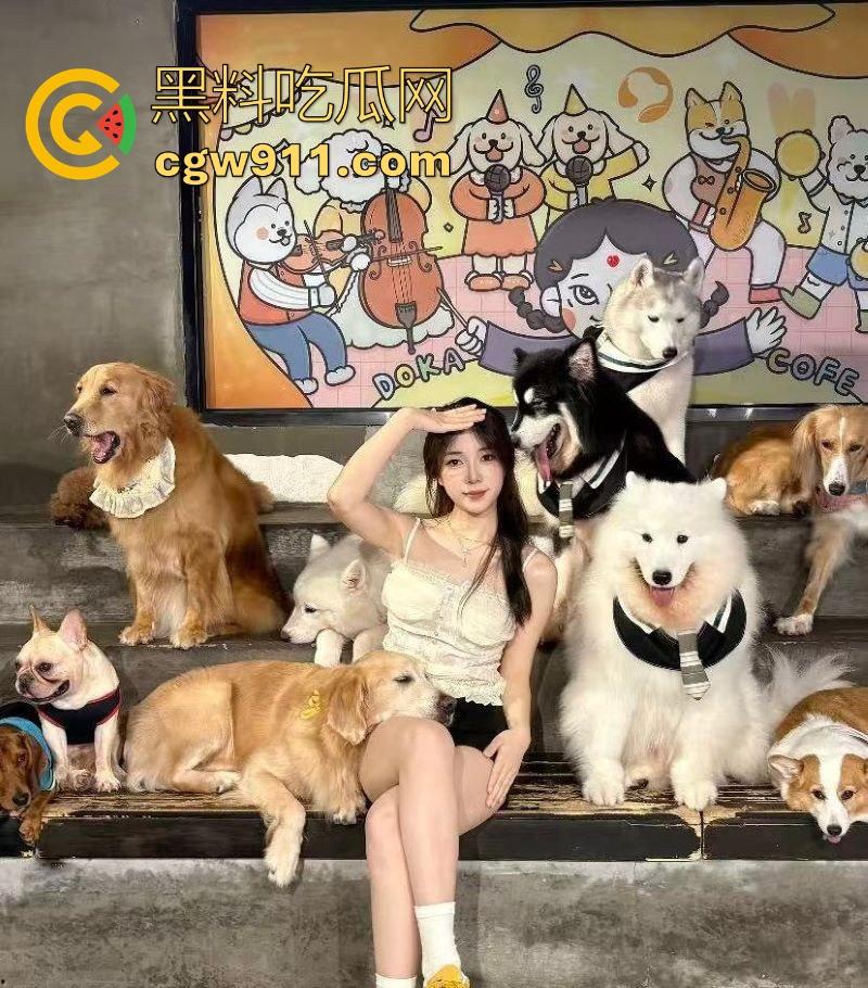 3000元一晚拿下江南大学【刘菲菲】长腿细腰小翘臀，B杯小乳粉嫩翘挺，从学霸到榨精尤物的转变！-7