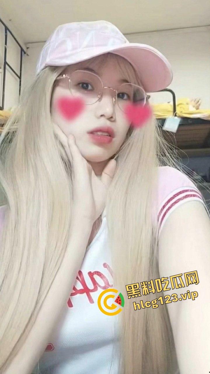 抖音Ashley微博寸言女王大尺度反差裸舞视频流出!粉嫩奶头加上嫩穴,勾得人想舔两口!-2