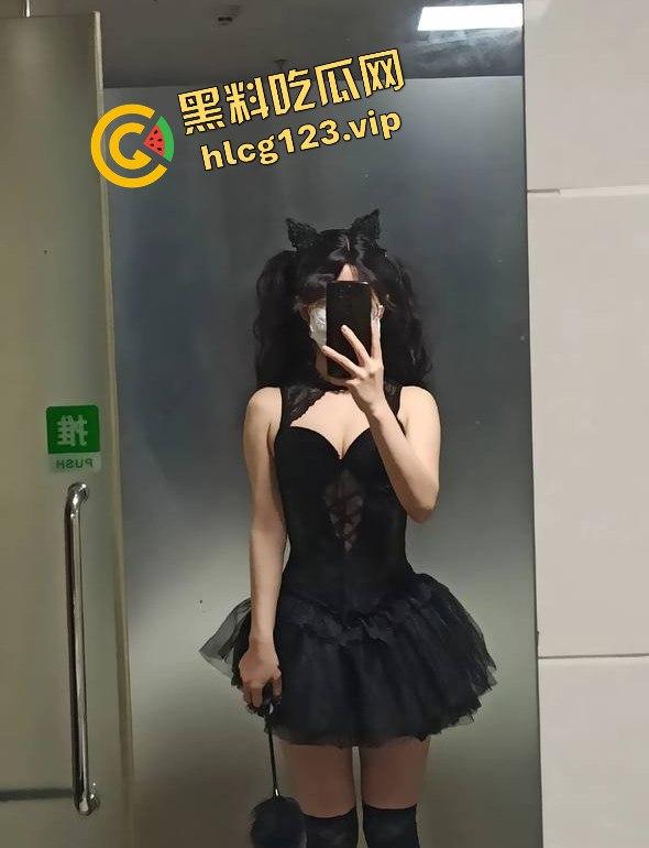 抖音Ashley微博寸言女王大尺度反差裸舞视频流出!粉嫩奶头加上嫩穴,勾得人想舔两口!-7