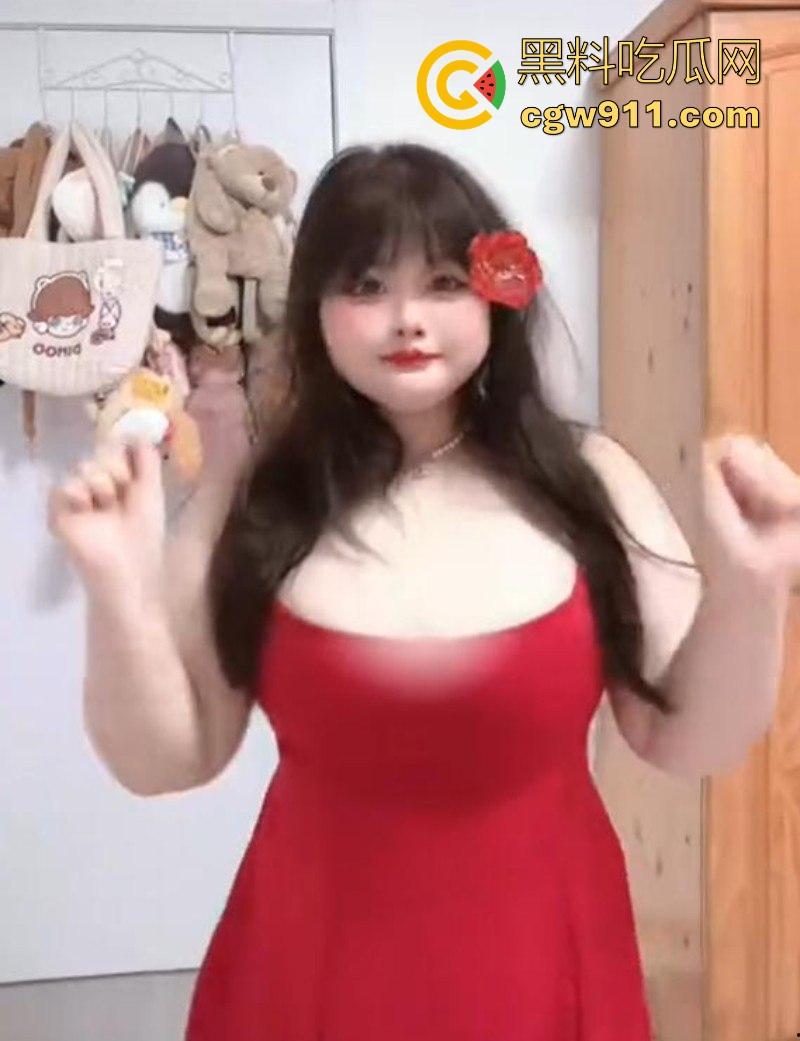 抖音坦克网红【两只猫】约炮金主私拍曝光,微胖巨乳肥臀,狗链牵引女上骑乘,蜜穴紧裹吞吐到底!-6