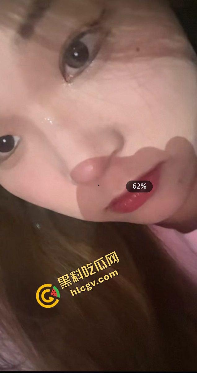 河南工业职业技术学院反差母狗『黄佳』与社会人鬼混 开房玩弄操逼 粉嫩鲍鱼真养眼！独家曝光！-4