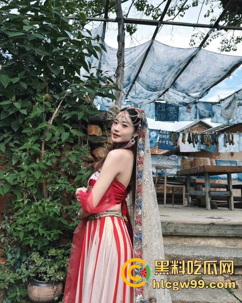 狼友投稿曝光大学生前女友【林辛】私下欠操成性，平时旅游拍美照，约炮帅哥被调教成母狗，放假就是淫乱季！-1