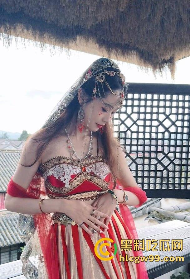 狼友投稿曝光大学生前女友【林辛】私下欠操成性，平时旅游拍美照，约炮帅哥被调教成母狗，放假就是淫乱季！-2