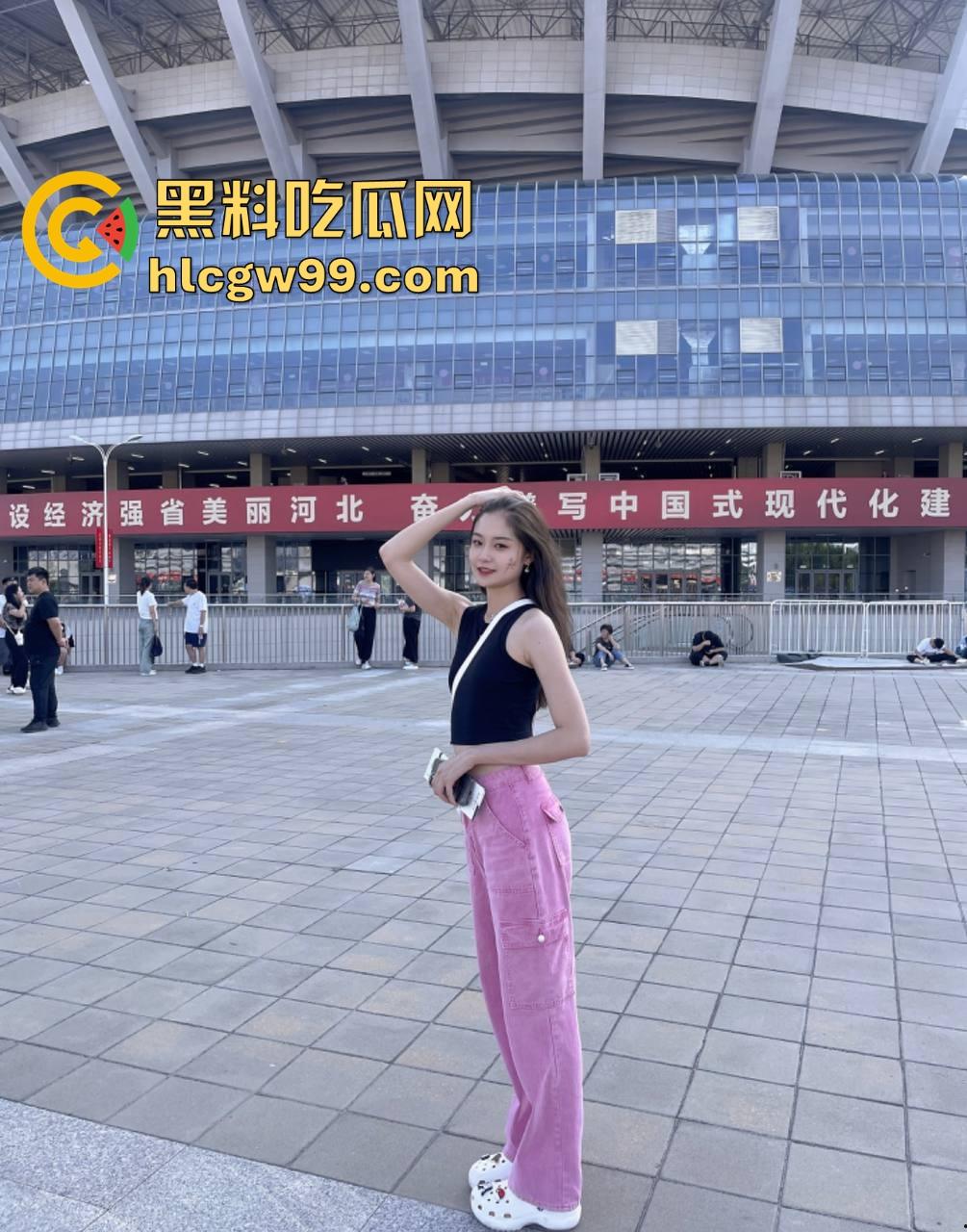 狼友投稿曝光大学生前女友【林辛】私下欠操成性，平时旅游拍美照，约炮帅哥被调教成母狗，放假就是淫乱季！-4