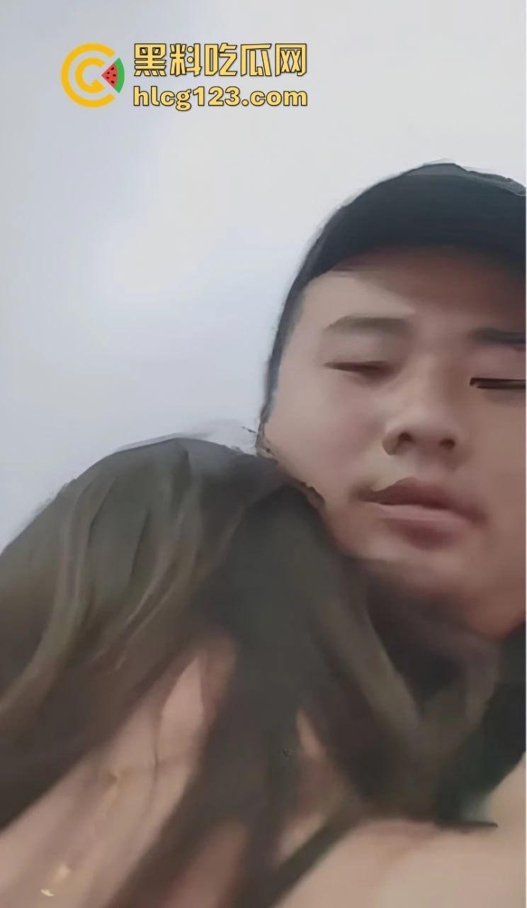 保安大哥白嫖醉酒白富美女业主 操逼实况视频曝光 高清插逼 淫水喷射-4