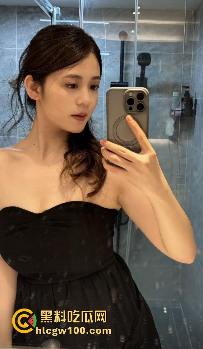 抖音擦边女神『小黄鱼』凭骚气出圈，直播思路清晰擦边到位，粉丝边掏钱包边咨询医美，钱包空了还得了！-3