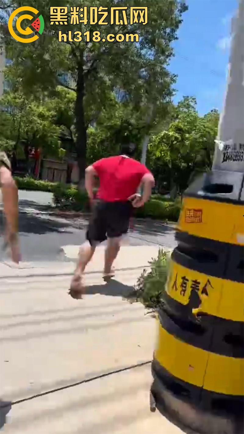 福建泉州变态男子，兽性大发竟试图强奸69岁老太，结果男子被当场抓获，老太差点迎来第二春！-6