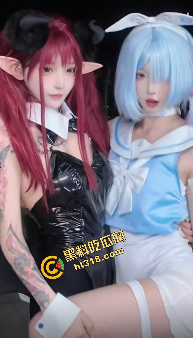 coser比比谁骚，成都夜场漫展集体裆走光，连体丝袜裹逼，内裤全外穿，宅男手机拍到爆存储！-4