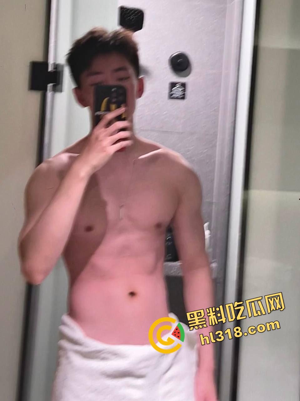 别只会看抖音直播，40W粉健身网红『小葛』爆操女粉，鸡巴一亮生吃大帅屌，谁还在乎套子这种废物？-11