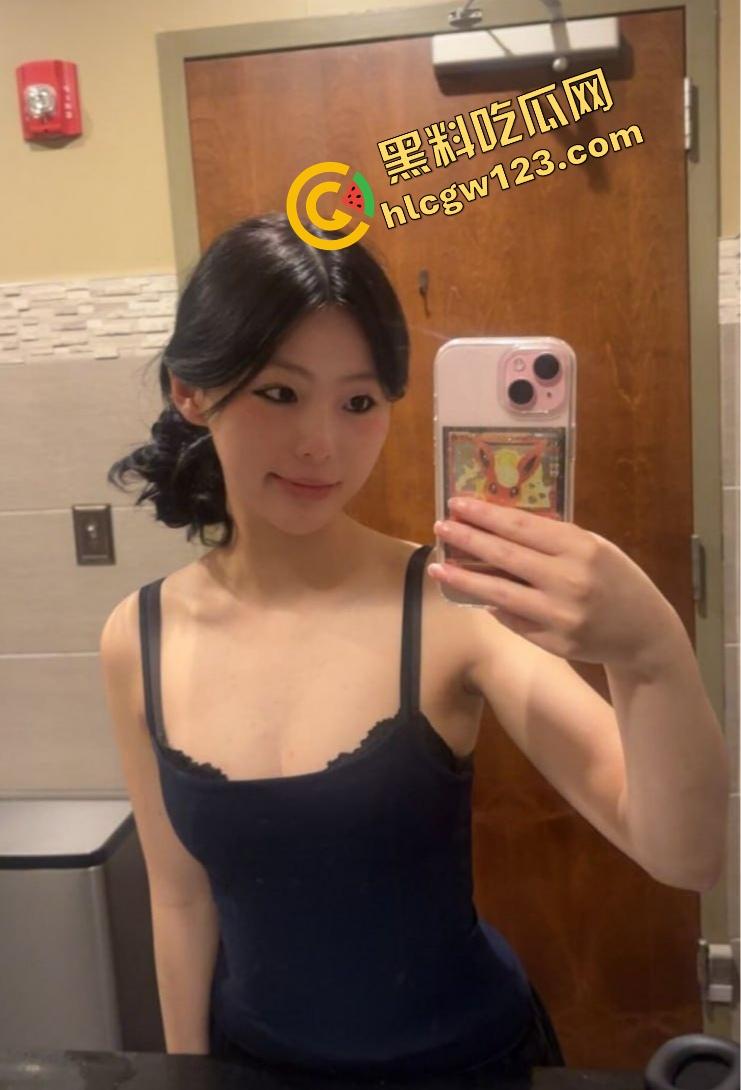 仙女撤退不带走一片云彩，丝袜满地开花，蟑螂拖家带口，这是租房？还是考古挖掘人类退化遗迹？-1