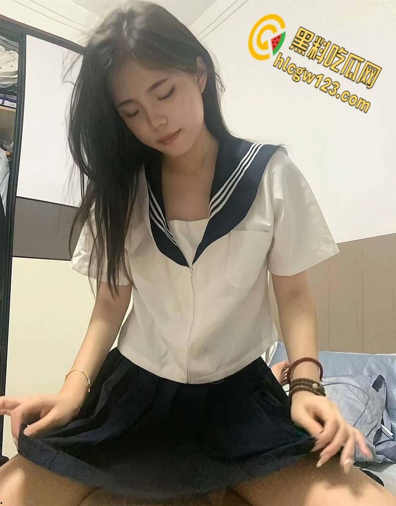 长青校花【唐梦瑶】黑丝跪舔黄毛鸡巴,网吧楼梯开门各种野战,看着就刺激 !-2