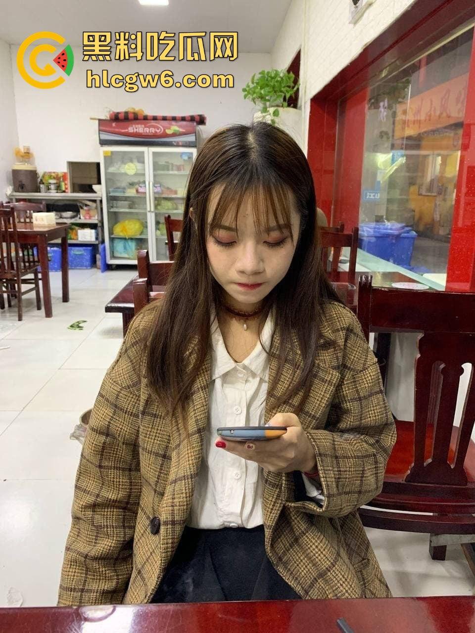 杭州蜜桃臀骚比【玩偶莹】被推特主李茶酒操翻，淫荡私拍成有钱人专属玩物，玩腻了直接换货，有钱人是真的会玩！-2