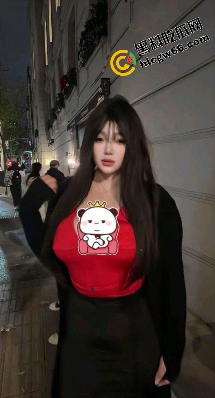 快手骚货【辣条Babbie】巨乳肥鲍全裸抓奶自慰流出。像头母猪一样挑逗金主，肉多穴紧操起来嘎嘎香！-2