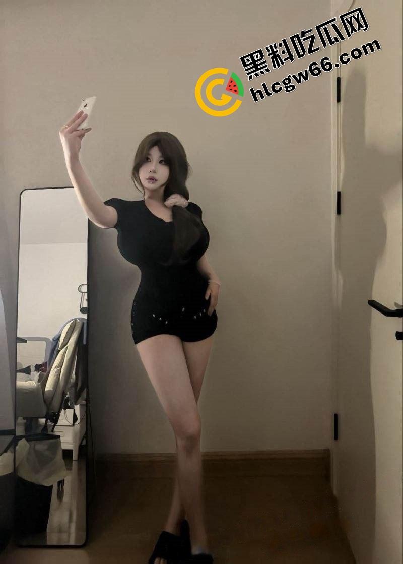 快手骚货【辣条Babbie】巨乳肥鲍全裸抓奶自慰流出。像头母猪一样挑逗金主，肉多穴紧操起来嘎嘎香！-4