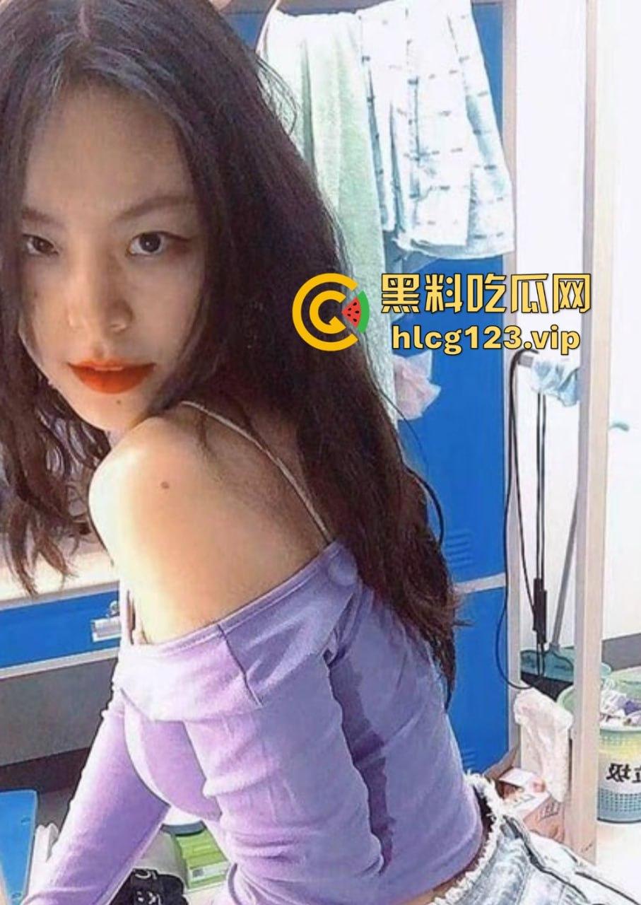 宁夏职业学院反差女学生『曹林子』性爱视频曝光！甜美外表全方位无死角舔弄肉棒！后入抽插呻吟不断！-5