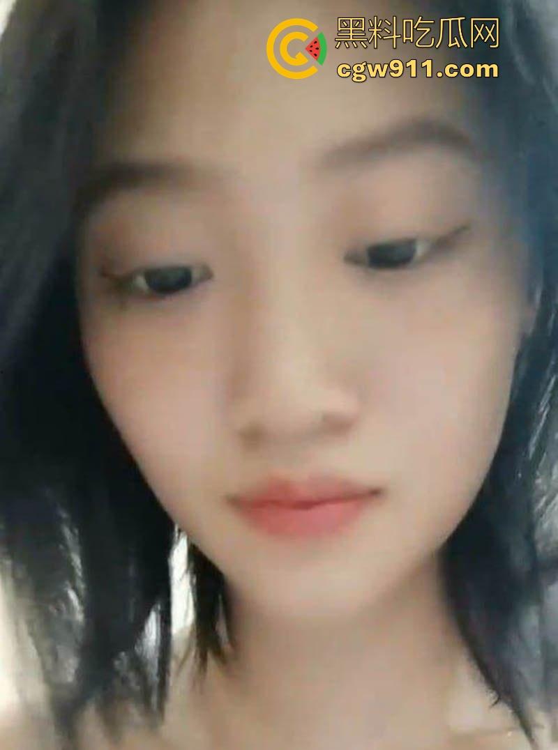 云南极品大学生反差婊被骗上床后超级淫荡，露脸口交口技一流，无套狂操淫叫连连，真的巨反差！-1