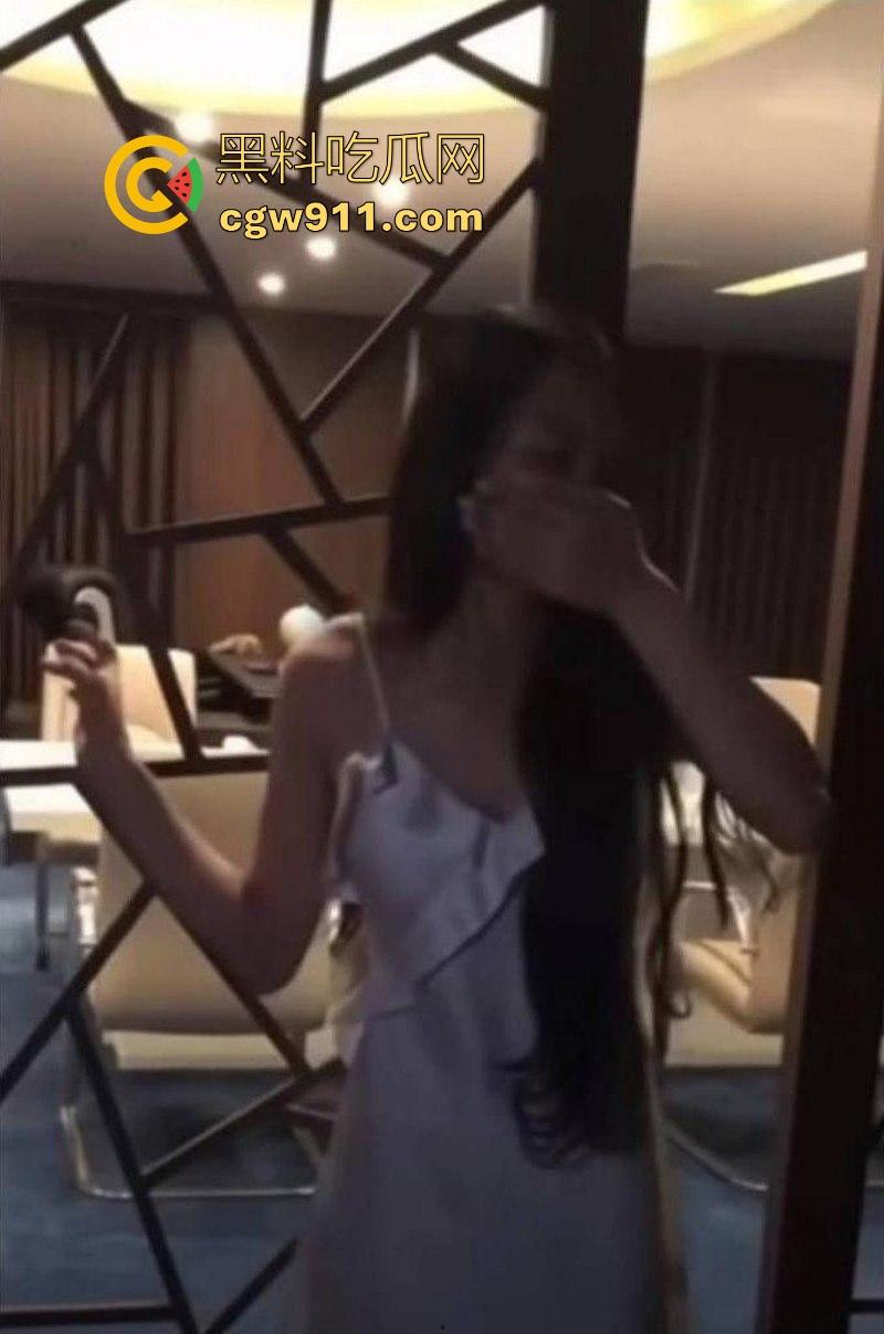 泰国榴莲富豪家门丑闻，儿子出轨后重金悬赏小三，得3万泰铢仅需一巴掌，折合人民币6500多元！-4