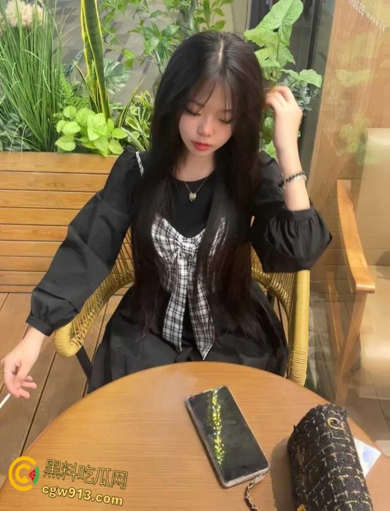 福建建瓯淫荡母狗，简直就是女版曹孟德，爱和别人对象约炮被当场抓到，调教绿茶筷子插逼 ！-2