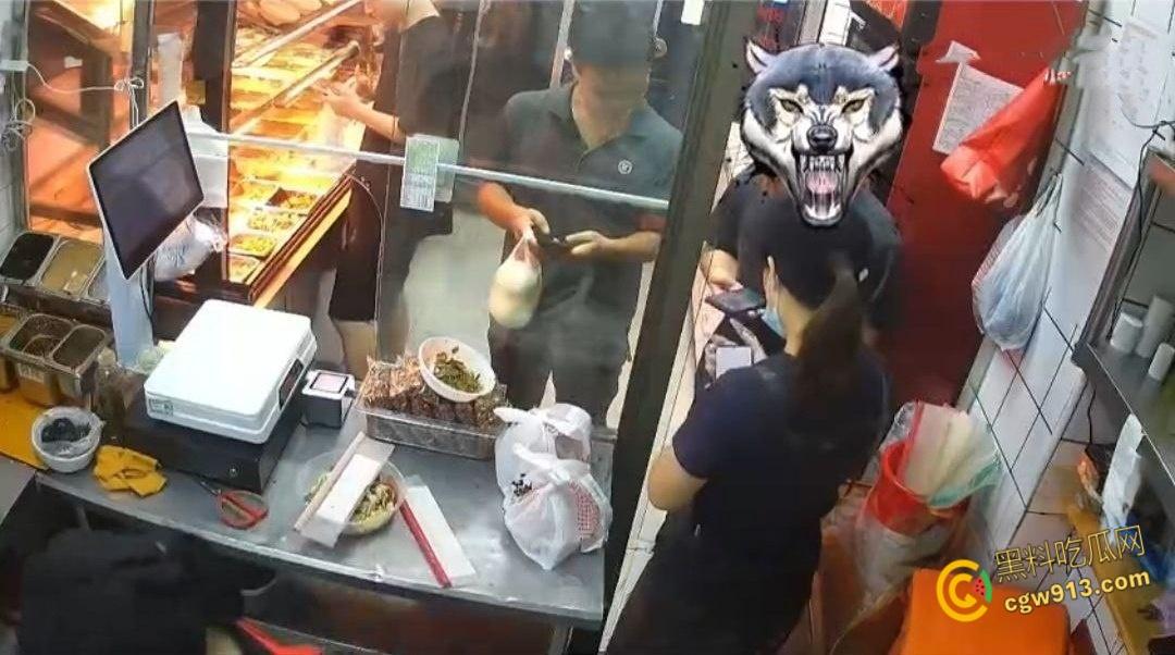 太嚣张了欺人太甚！深圳卤菜店惊爆恶霸闹剧，流氓男不讲道理直接骂人，辱骂打人还倒打一耙！-6