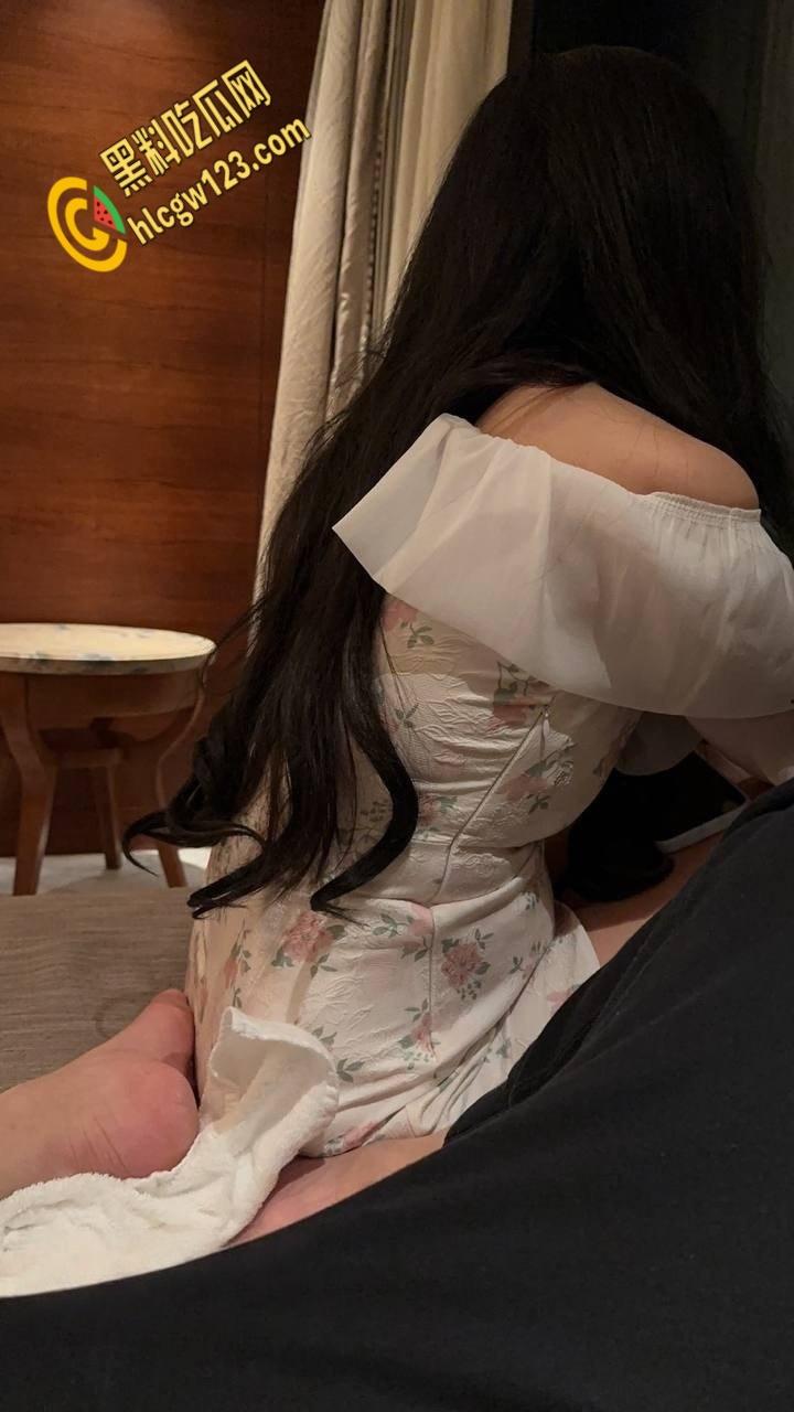 清纯江西女大学生变骚浪尤物!情趣装下美乳翘臀,床都被干塌了 !-5