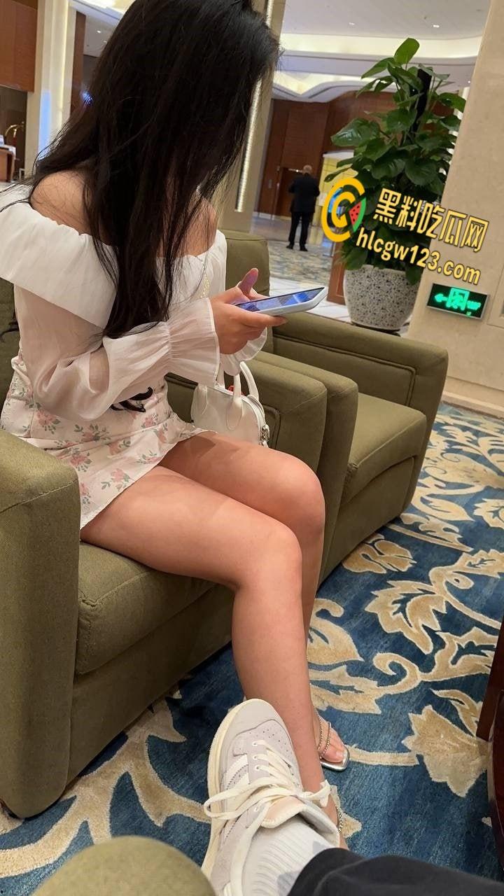 清纯江西女大学生变骚浪尤物!情趣装下美乳翘臀,床都被干塌了 !-8