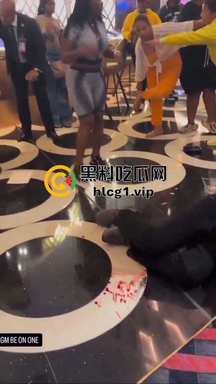 拉斯维加斯瓦坎达「马东锡」化身一拳超人，1打2轻松KO对手，黑人侠暴击看呆吃瓜群众！-7